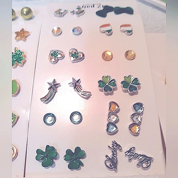Add On Item- 1 Pr Stud Earrings.Must Bundle 2 reg priced items for $3 price!NEW - Picture 9 of 11